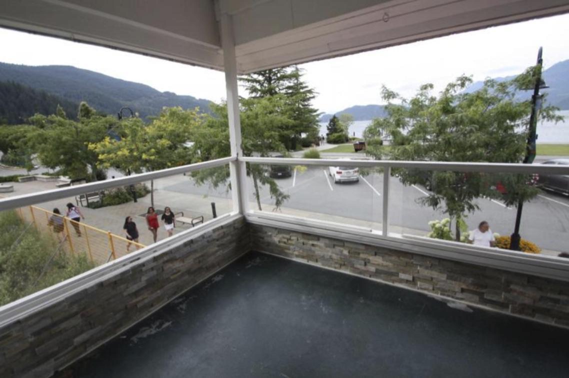 Harrison Spa Motel Harrison Hot Springs Buitenkant foto