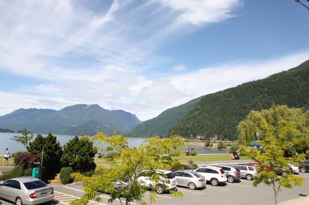 Harrison Spa Motel Harrison Hot Springs Buitenkant foto