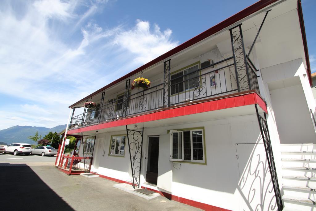 Harrison Spa Motel Harrison Hot Springs Buitenkant foto