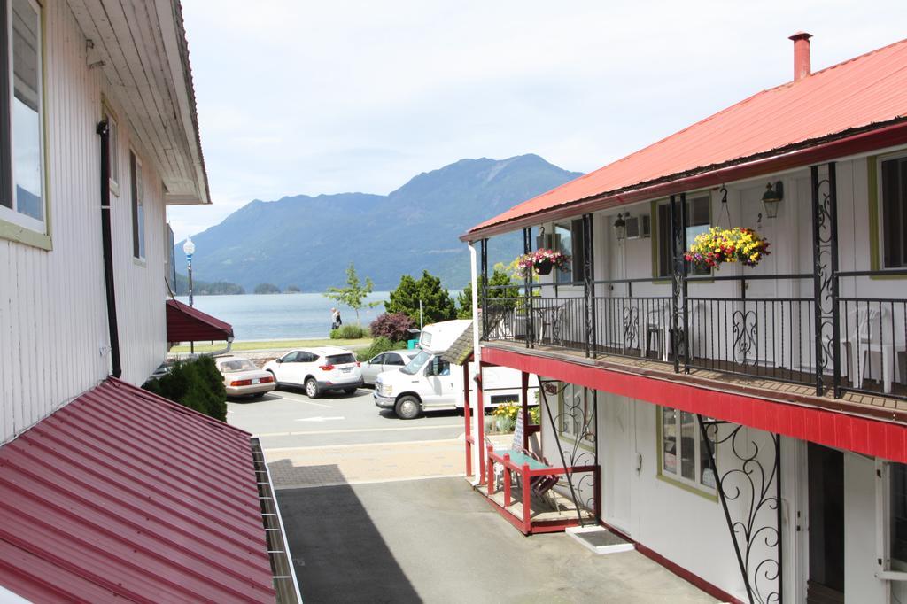 Harrison Spa Motel Harrison Hot Springs Buitenkant foto