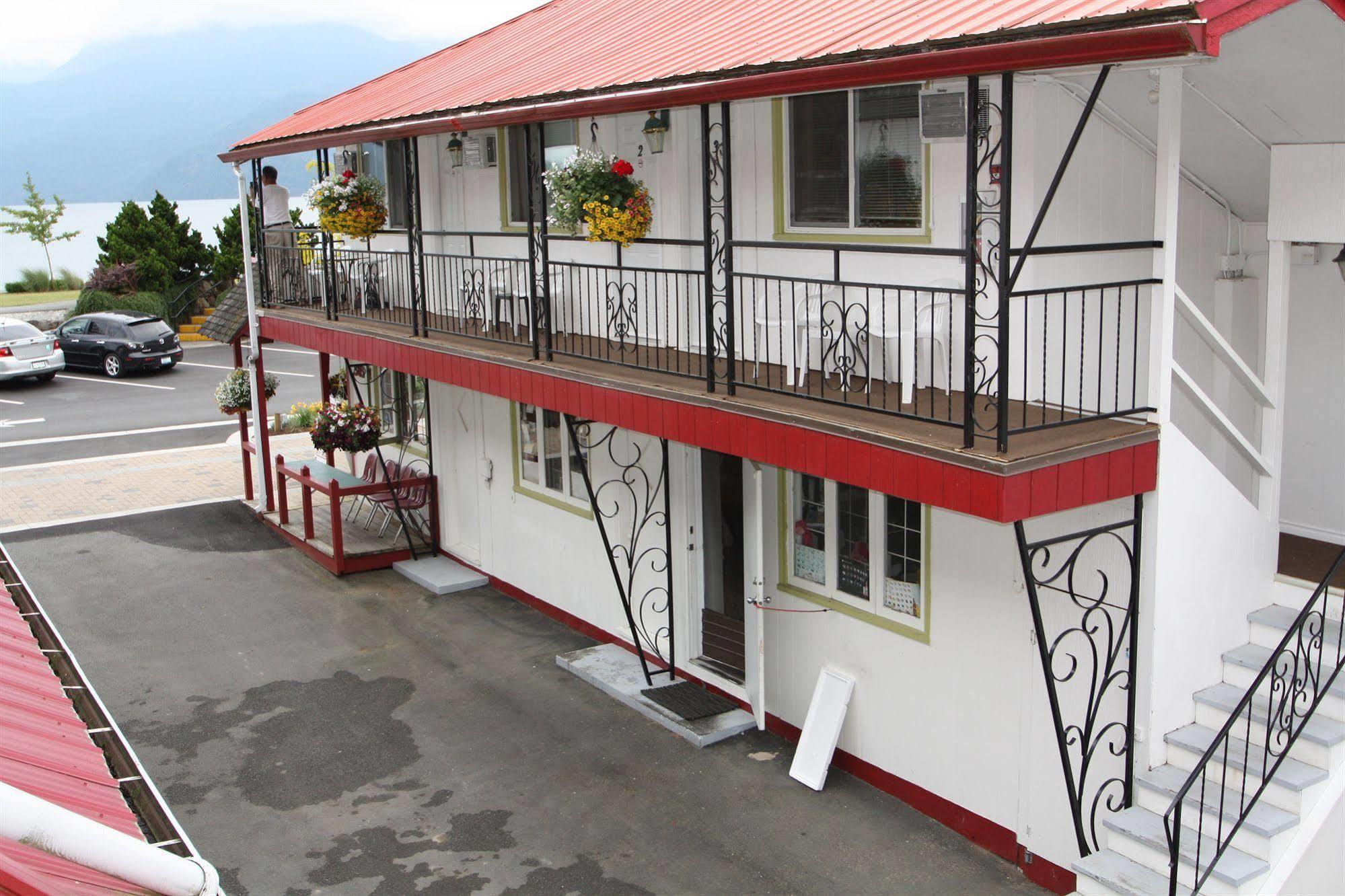 Harrison Spa Motel Harrison Hot Springs Buitenkant foto