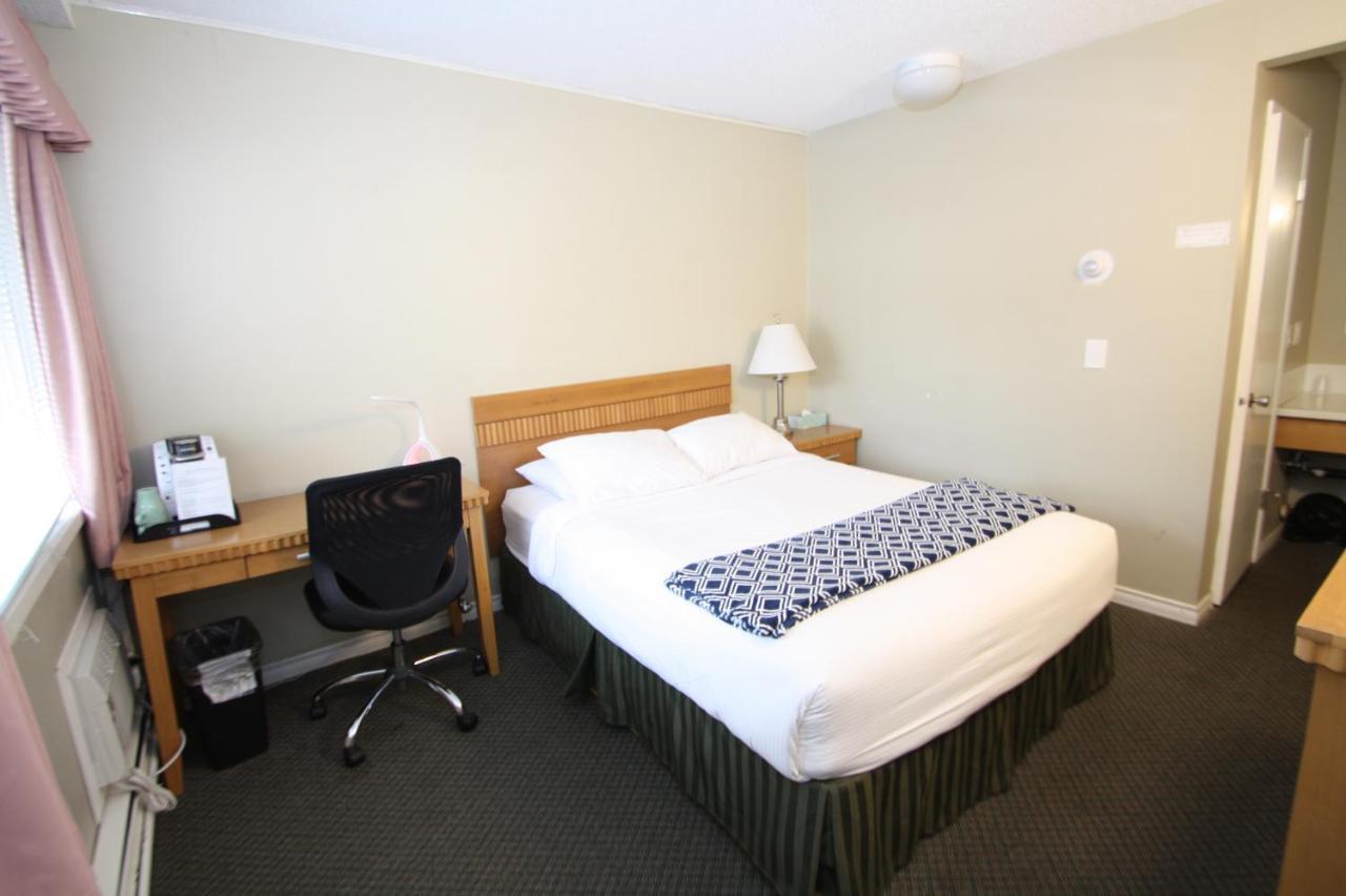 Harrison Spa Motel Harrison Hot Springs Buitenkant foto