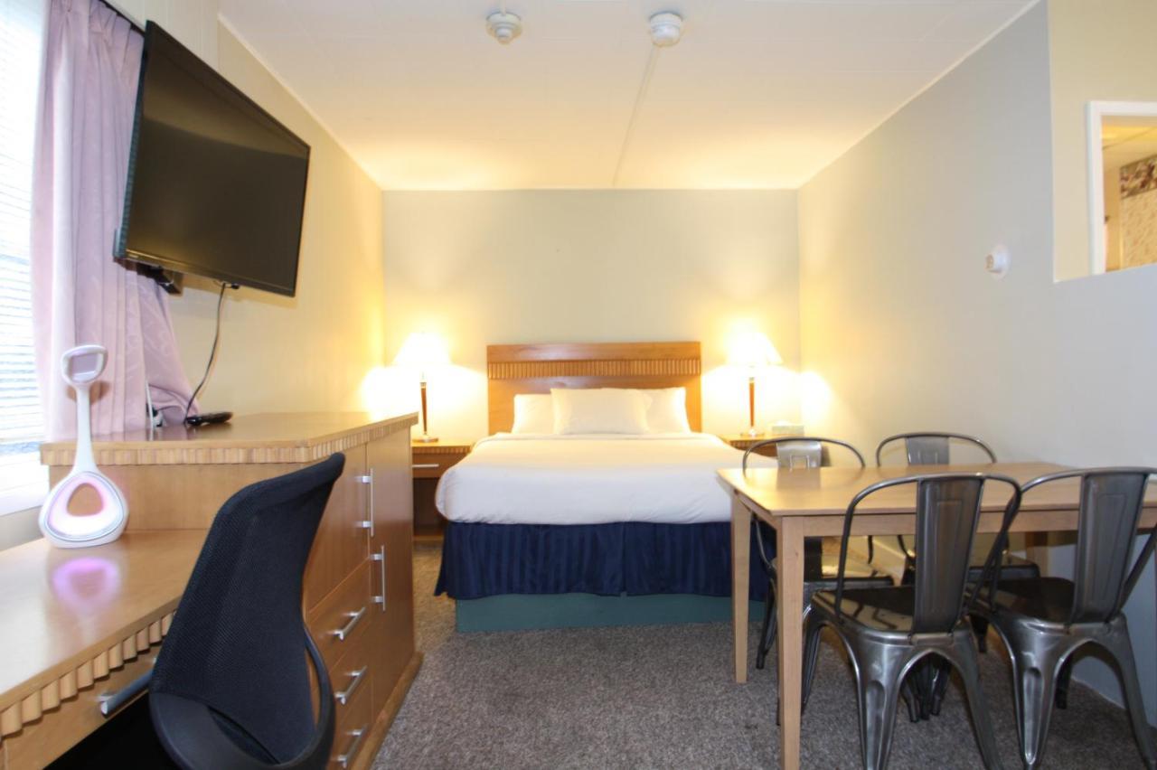 Harrison Spa Motel Harrison Hot Springs Buitenkant foto
